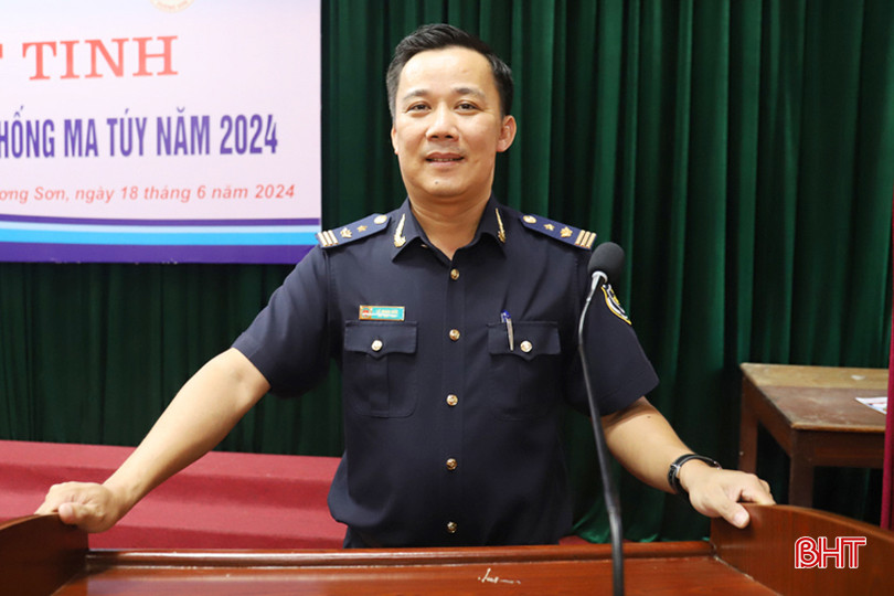 Phó Cục trưởng Cục Hải quan Hà Tĩnh Lê Minh Đức phát biểu tại lễ mít tinh IMG_7366.JPG