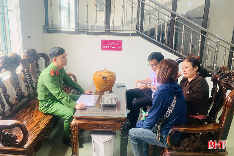 Công an xã Phú Phong làm việc với chị Lê Thị Thương và chị Trần Thị Liên về nội dung vụ việc.