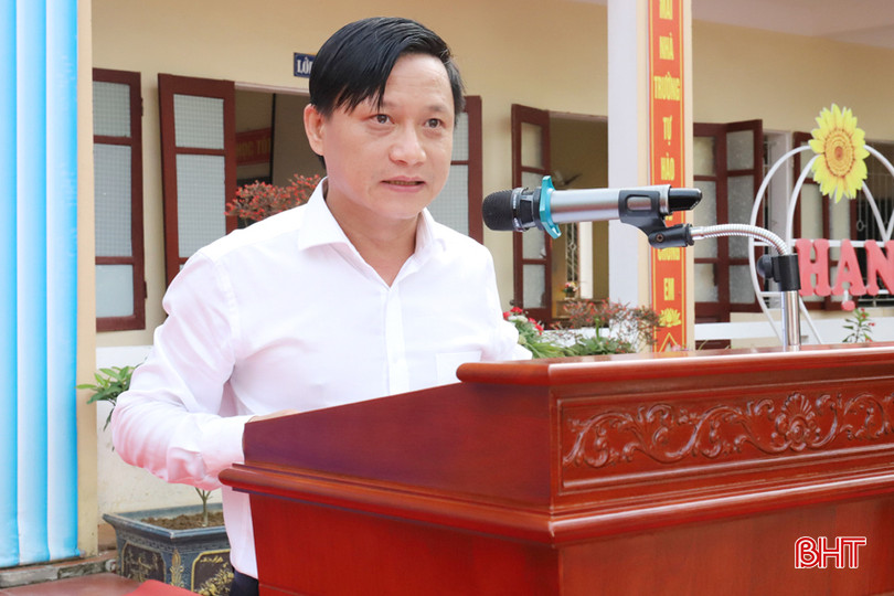 Phó Chủ tịch UBND huyện Hương Sơn Hồ Thái Sơn phát biểu tại buổi lễ. IMG_4716.JPG