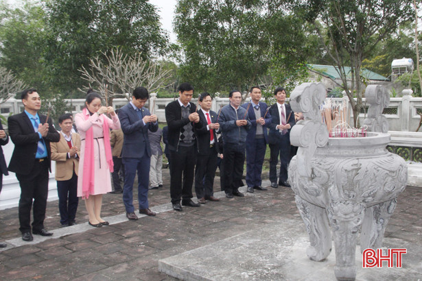 Đoàn cán bộ Trung ương tham quan nông thôn mới huyện Nghi Xuân