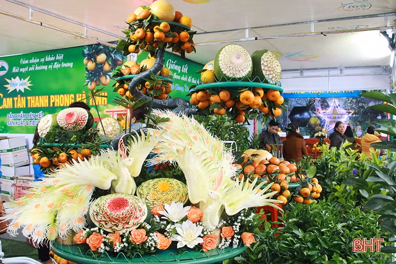 Mê mẩn những hàng cam chín mọng tại hội chợ nông sản lớn nhất Hà Tĩnh