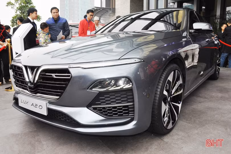 Chiêm ngưỡng mẫu ô tô, xe máy điện VinFast cực đẹp tại Hà Tĩnh