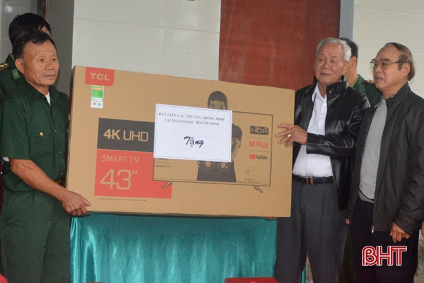 Bàn giao nhà tình nghĩa cho cựu chiến binh ở Hương Sơn