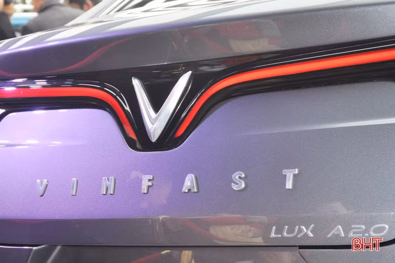 Chiêm ngưỡng mẫu ô tô, xe máy điện VinFast cực đẹp tại Hà Tĩnh
