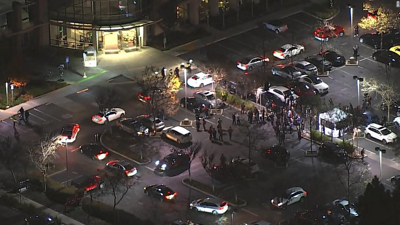 Trụ sở chính Facebook sơ tán vì bị đe dọa đánh bom