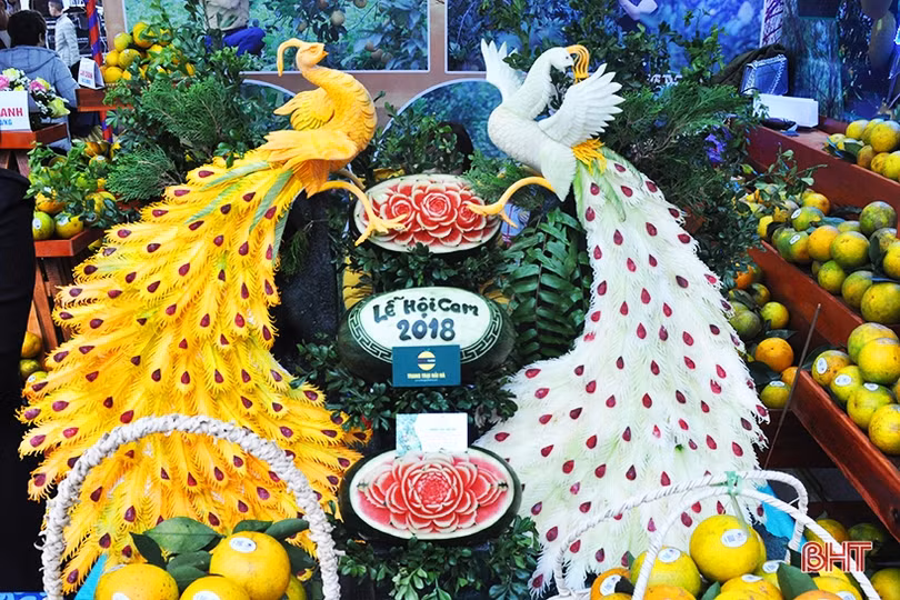 Mê mẩn những hàng cam chín mọng tại hội chợ nông sản lớn nhất Hà Tĩnh