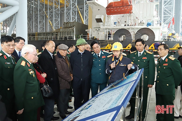 Đoàn sỹ quan cấp tướng tham quan dự án Formosa và NTM Hà Tĩnh