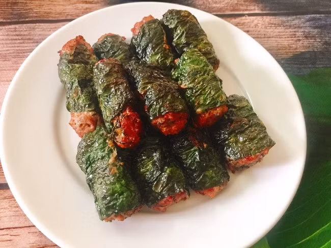 Làm chả thịt cuốn lá xương sông thơm lừng cả nhà