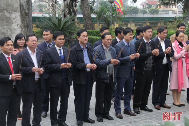 Đoàn cán bộ Trung ương tham quan nông thôn mới huyện Nghi Xuân