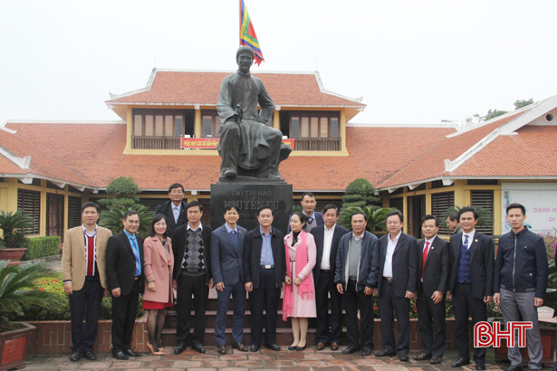 Đoàn cán bộ Trung ương tham quan nông thôn mới huyện Nghi Xuân