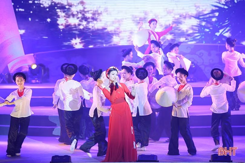 Đặc sắc chương trình nghệ thuật “Nguyễn Công Trứ - Làm cây thông đứng giữa trời mà reo”