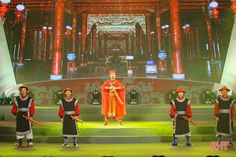 Đặc sắc chương trình nghệ thuật “Nguyễn Công Trứ - Làm cây thông đứng giữa trời mà reo”