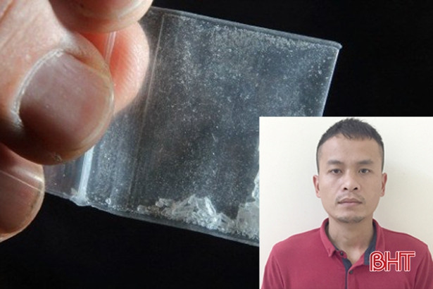 Lái taxi tàng trữ ma túy!