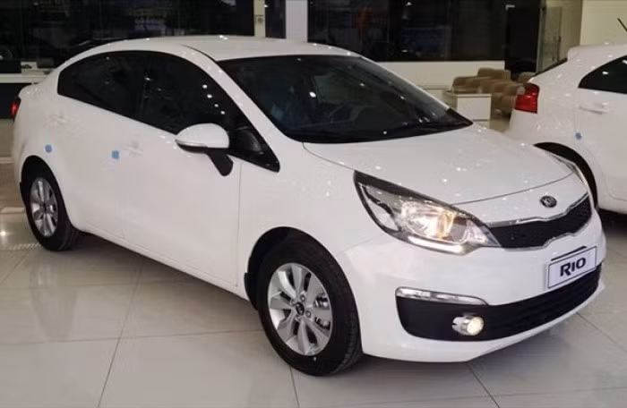 Ngừng bán gần 1 năm, Kia Rio bất ngờ xuất hiện trở lại