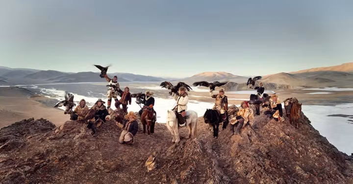 Cận cảnh vẻ đẹp hoang dã của các bộ lạc sống tách biệt với thế giới