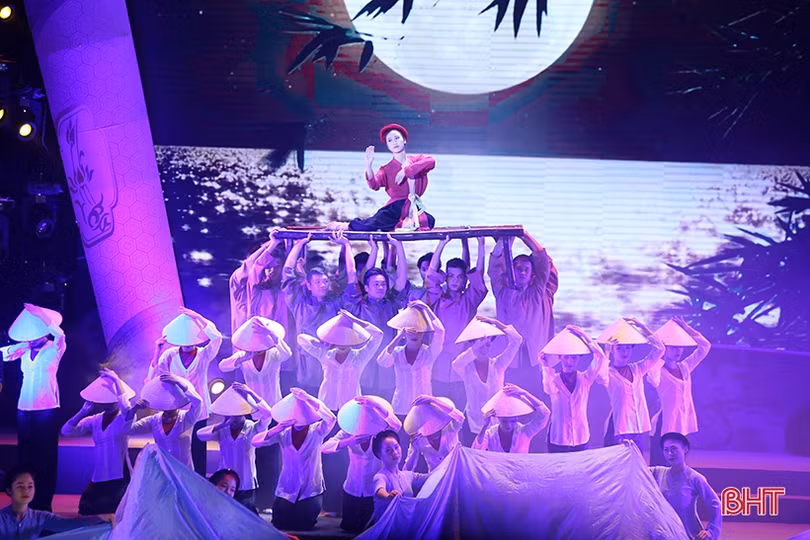 Đặc sắc chương trình nghệ thuật “Nguyễn Công Trứ - Làm cây thông đứng giữa trời mà reo”