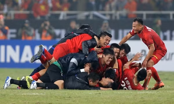 Việt Nam vô địch AFF Cup 2018 sau chiến thắng thuyết phục trước Malaysia