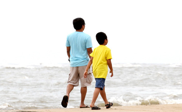 Cha mẹ hết yêu, đừng tưởng con không mỏi mệt - Ảnh 1. Cha mẹ hết yêu, đừng tưởng con không mỏi mệt