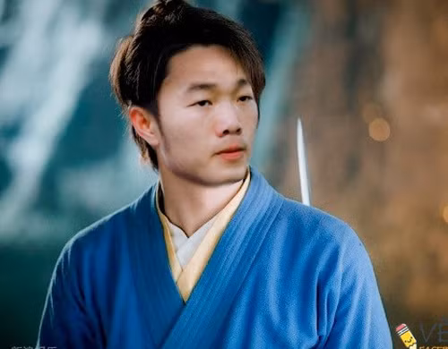 Ảnh chế cầu thủ Việt Nam hóa thân thành cao thủ võ lâm