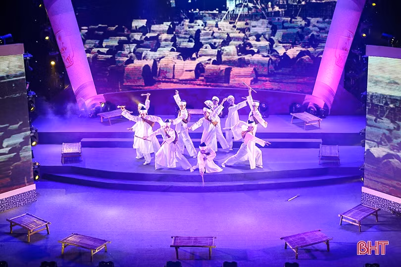 Đặc sắc chương trình nghệ thuật “Nguyễn Công Trứ - Làm cây thông đứng giữa trời mà reo”