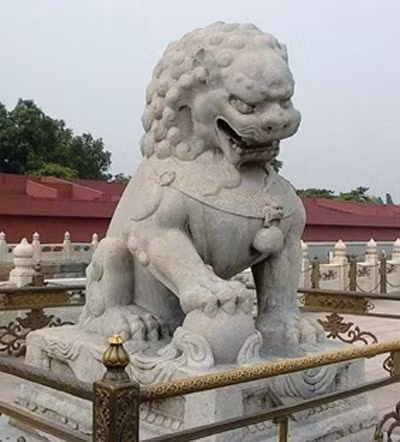 Sư tử trước Thiên An Môn, Trung Quốc.