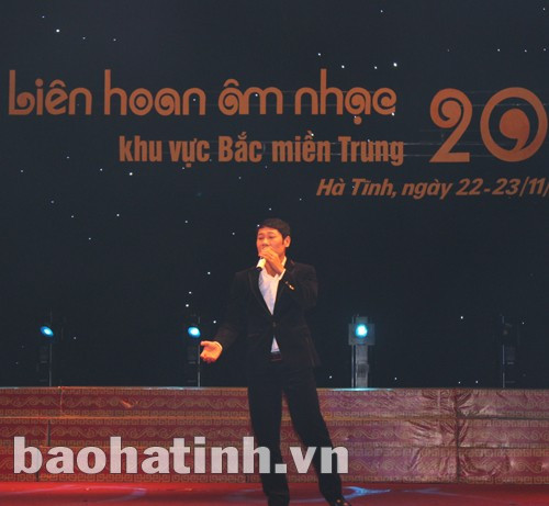 Sự tham gia của những ca sỹ nổi tiếng như Đăng Thuật đã góp phần tăng sức hấp dẫn cho liên hoan