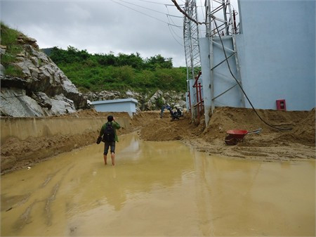 Cận cảnh Nhà máy thủy điện An Khê bị "chôn vùi" trong cát ảnh 4