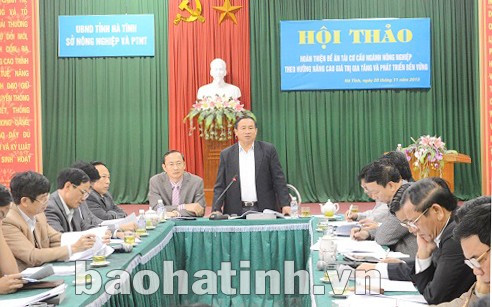 Phó chủ tịch UBND tỉnh Lê Đình Sơn: Đề nghị Sở NN&PTNT tiếp thu, chắt lọc những ý kiến đóng góp để bổ sung hoàn thiện đề án.