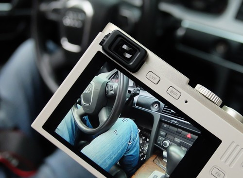 Kính ngắm điện tử.