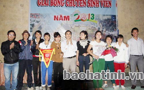 BTC trao thưởng các nội dung bóng chuyền nam, bóng chuyền nữ