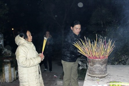 Đầu năm đi lễ cầu may