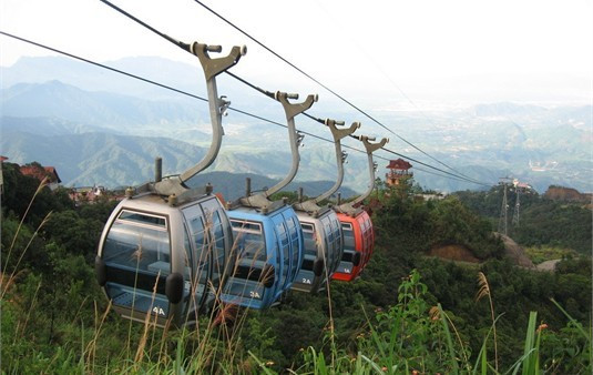 Tuyến ca bin - cáp treo chùa Hương Tích (Thiên Lộc - Can Lộc) đã hoàn thành và sẽ được đưa vào phục vụ du khách trong mùa lễ hội năm nay. Tuyến ca bin - cáp treo chùa Hương Tích (Thiên Lộc - Can Lộc) đã hoàn thành và sẽ được đưa vào phục vụ du khách trong mùa lễ hội năm nay.