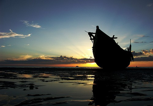 Bình minh trên biển Thiên Cầm Bình minh trên biển Thiên Cầm