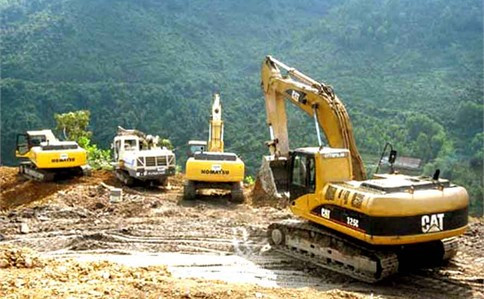 Công ty CAVICO tập trung nhân lực, phương tiẹn đẩy nhanh tiến độ thực hiện dự án thuỷ lợi Ngàn Trươi - Cẩm Trang