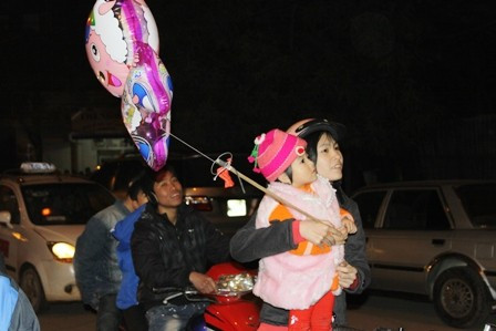 Du xuân trên phố