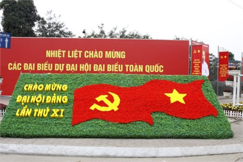 Đảng bộ và nhân dân Hà Tĩnh nguyện vững bước dưới cờ Đảng, quyết tâm thực hiện thắng lợi Nghị quyết Đại hội Đảng toàn quốc lần thứ XI và Nghị quyết Đại hộ Đảng bộ tỉnh lần thứ XVII