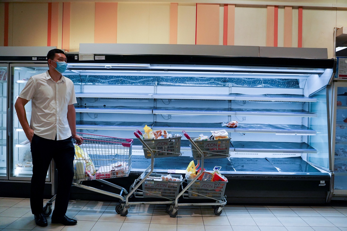 Dân Phnom Penh đổ xô tích trữ thực phẩm trước giờ phong tỏa thủ đô