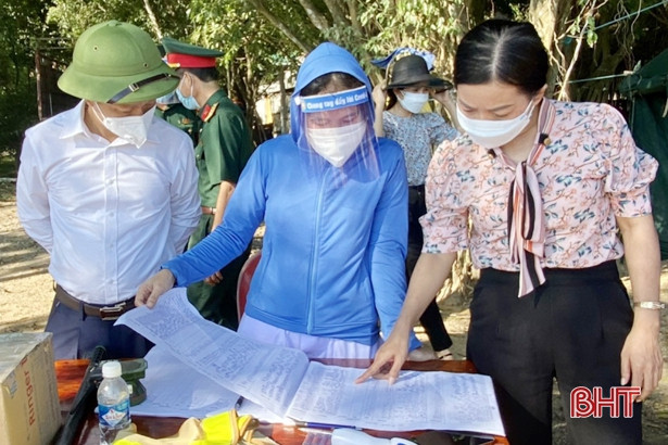 Kiểm soát chặt người và phương tiện ra, vào địa bàn Vũ Quang