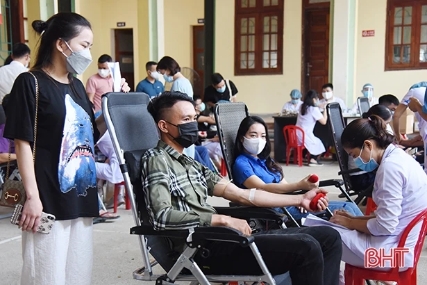 Tiếp nhận 264 đơn vị máu bổ sung cho Bệnh viện Đa khoa tỉnh Hà Tĩnh
