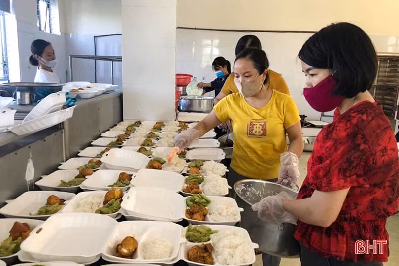 Phụ nữ Hà Tĩnh bền bỉ thực hiện “mục tiêu kép”