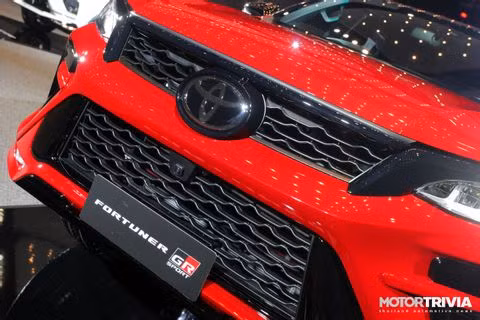 Cận cảnh Toyota Fortuner GR Sport 2021 vừa ra mắt, giá 57.000 USD