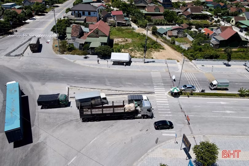 Hà Tĩnh quy định các trường hợp, phương tiện được ưu tiên ra/vào khu vực cách ly, phong tỏa