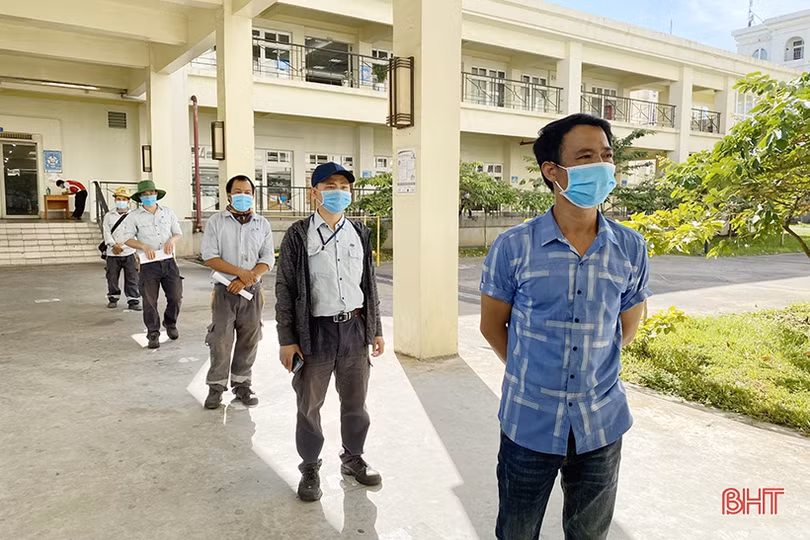 Doanh nghiệp KKT Vũng Áng thực hiện “3 tại chỗ”, siết chặt phòng dịch COVID-19