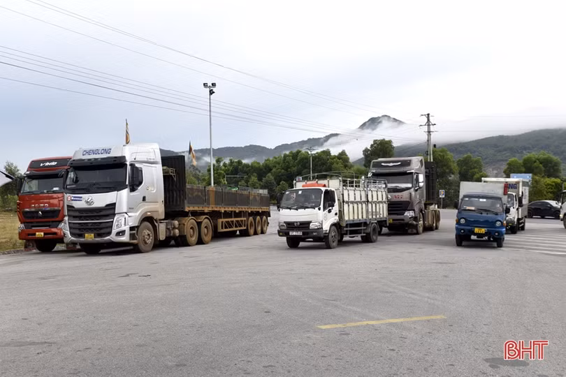 Kiểm soát chặt phương tiện trên “luồng xanh” ra, vào địa bàn TX Hồng Lĩnh