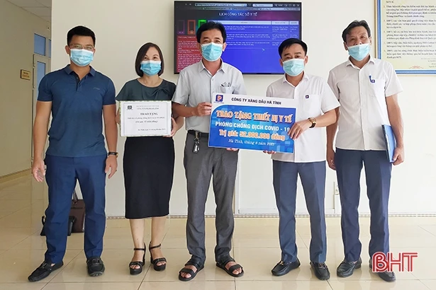 Công ty Xăng dầu Hà Tĩnh chung tay hỗ trợ phòng, chống dịch bệnh COVID-19