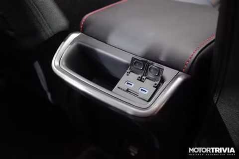 Cận cảnh Toyota Fortuner GR Sport 2021 vừa ra mắt, giá 57.000 USD