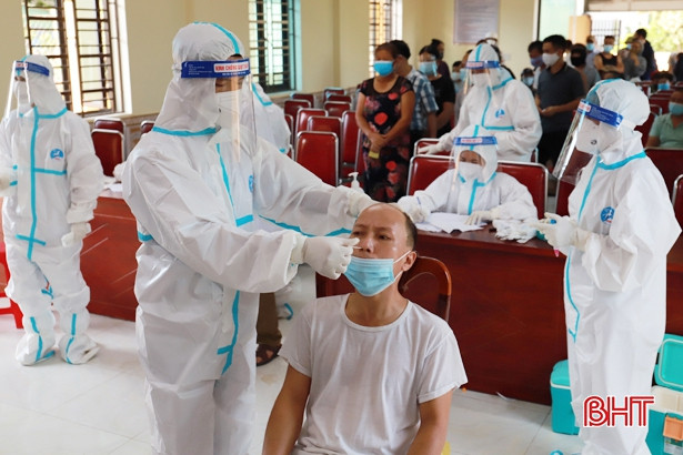 Hoàn thành lấy mẫu xét nghiệm cho 11.454 người dân thị trấn Xuân An