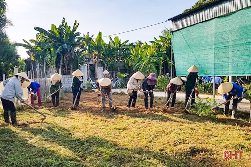 Phụ nữ Hà Tĩnh bền bỉ thực hiện “mục tiêu kép”