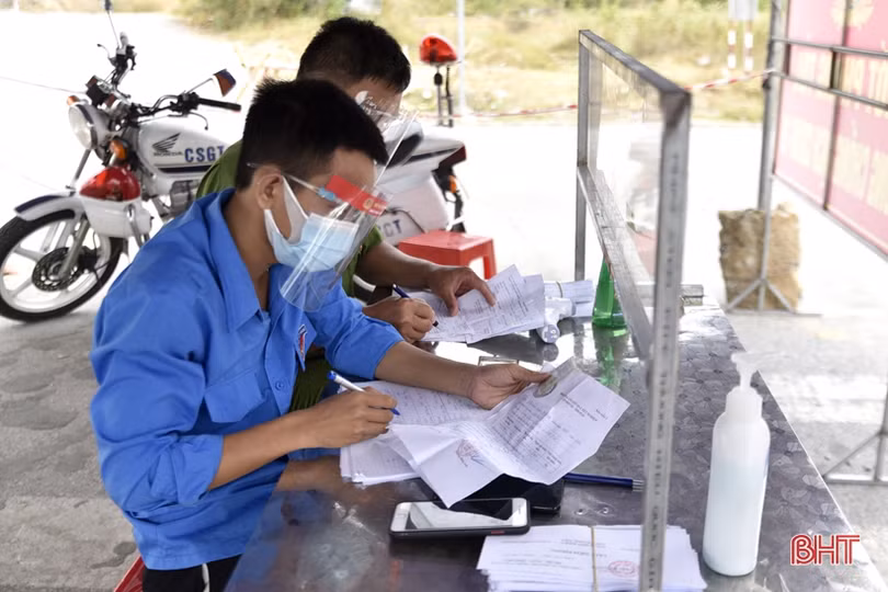 Kiểm soát chặt phương tiện trên “luồng xanh” ra, vào địa bàn TX Hồng Lĩnh