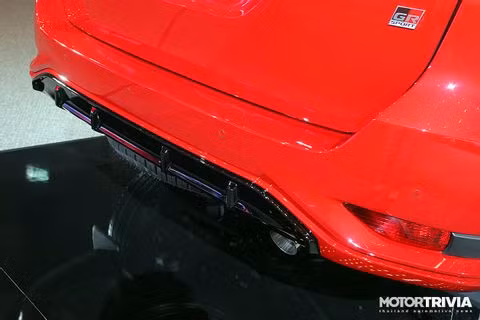 Cận cảnh Toyota Fortuner GR Sport 2021 vừa ra mắt, giá 57.000 USD